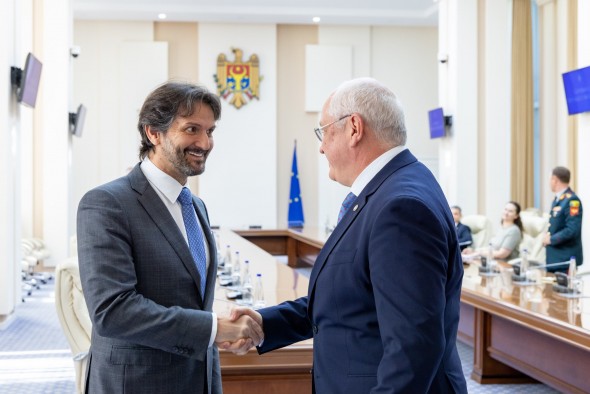 Prim-ministrul Alexandru Munteanu, în discuții cu ministrul apărării al Slovaciei